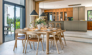 Mediterráneo, villa de lujo en venta en prestigiosa zona residencial rodeada de campos de golf del valle de Nueva Andalucía, Marbella 54163 