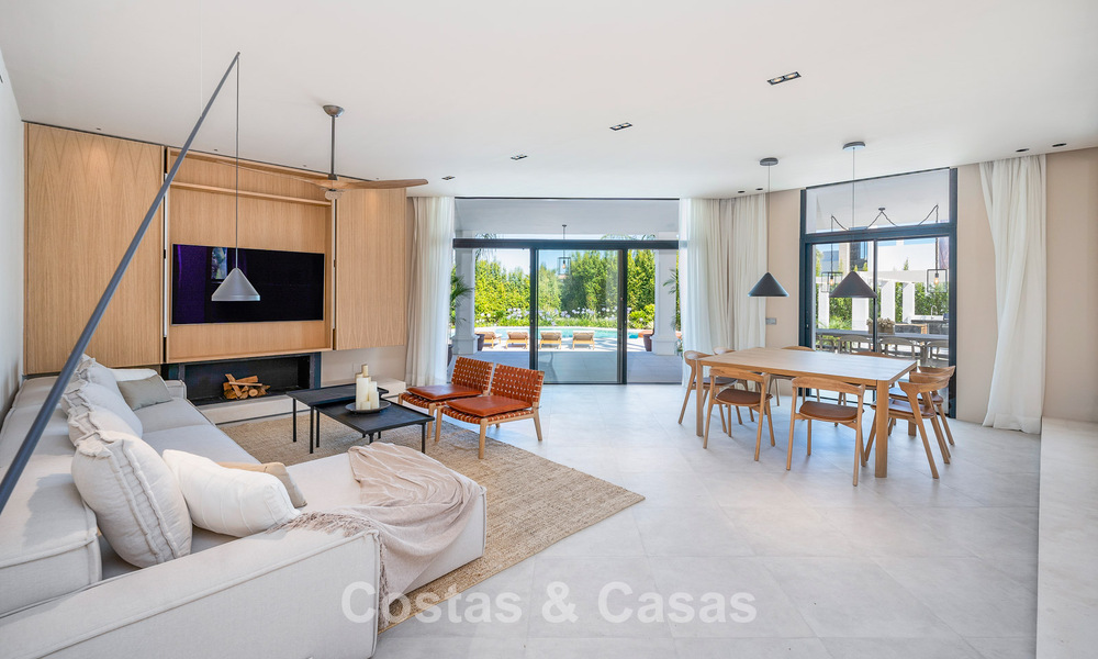 Mediterráneo, villa de lujo en venta en prestigiosa zona residencial rodeada de campos de golf del valle de Nueva Andalucía, Marbella 54167