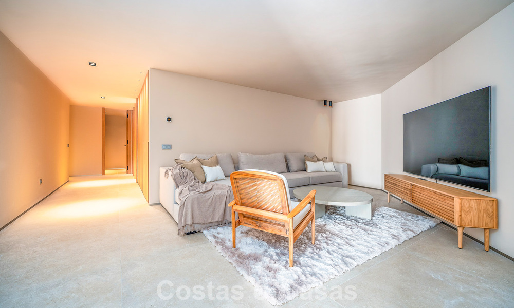 Mediterráneo, villa de lujo en venta en prestigiosa zona residencial rodeada de campos de golf del valle de Nueva Andalucía, Marbella 54187