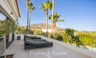 Mediterráneo, villa de lujo en venta en prestigiosa zona residencial rodeada de campos de golf del valle de Nueva Andalucía, Marbella 54210 