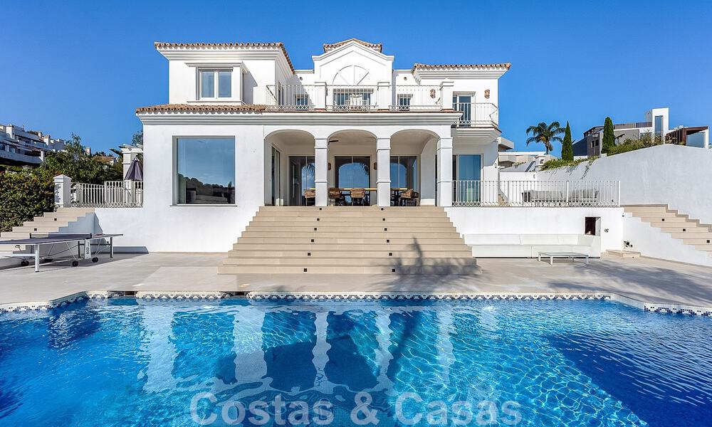Espaciosa villa mediterránea en venta situada en una urbanización privilegiada de Nueva Andalucía, Marbella 50552