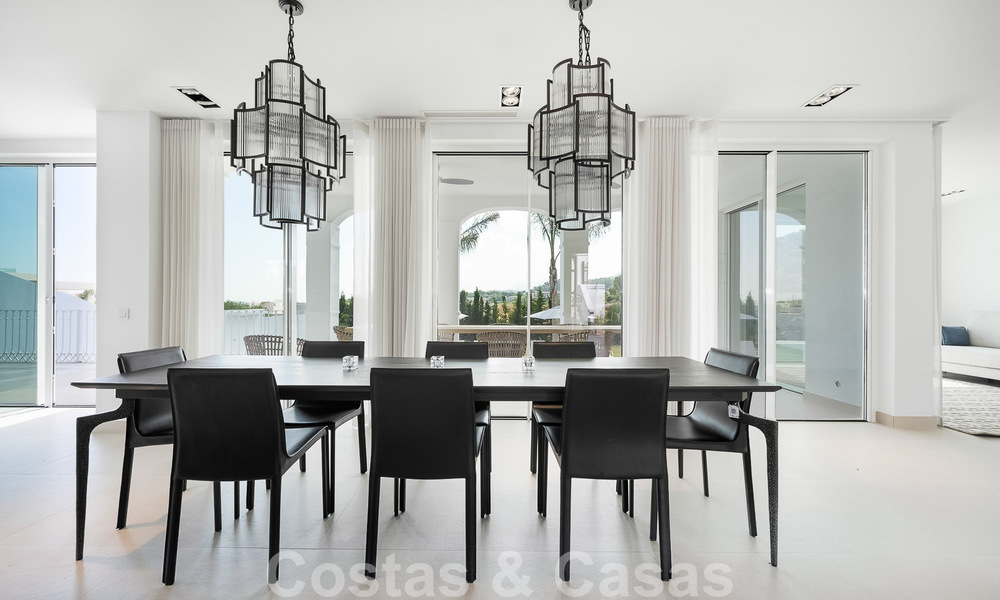 Espaciosa villa mediterránea en venta situada en una urbanización privilegiada de Nueva Andalucía, Marbella 50561