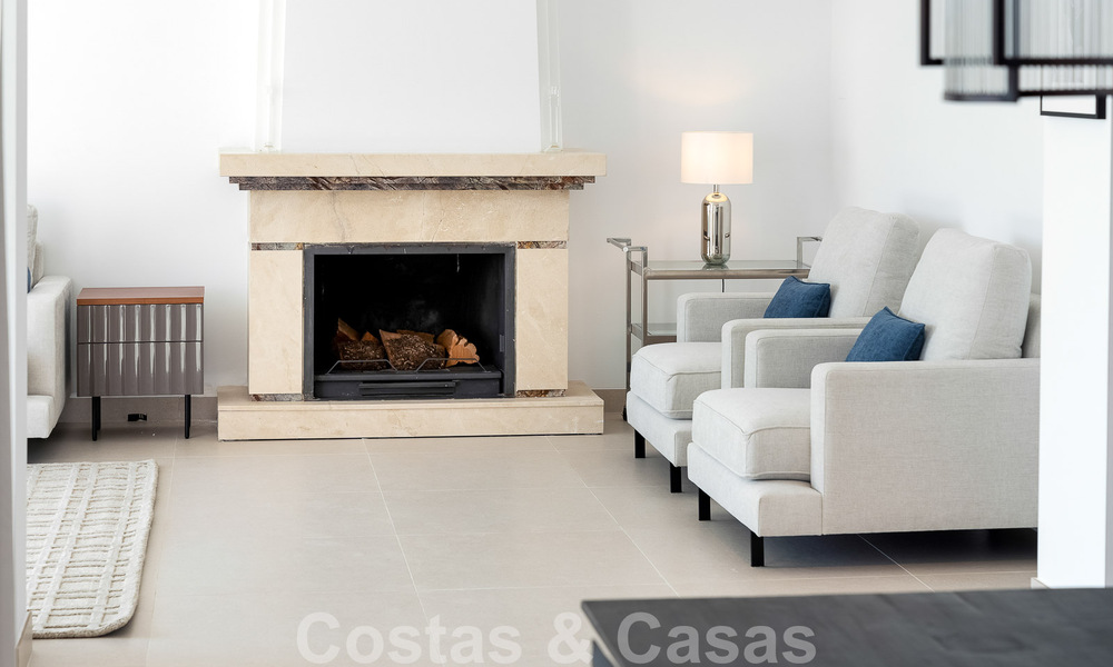 Espaciosa villa mediterránea en venta situada en una urbanización privilegiada de Nueva Andalucía, Marbella 50565