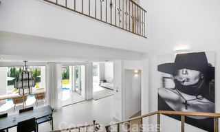 Espaciosa villa mediterránea en venta situada en una urbanización privilegiada de Nueva Andalucía, Marbella 50572 