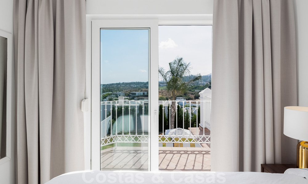 Espaciosa villa mediterránea en venta situada en una urbanización privilegiada de Nueva Andalucía, Marbella 50576
