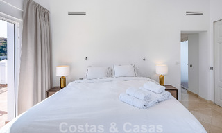 Espaciosa villa mediterránea en venta situada en una urbanización privilegiada de Nueva Andalucía, Marbella 50580 