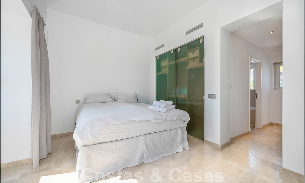Espaciosa villa mediterránea en venta situada en una urbanización privilegiada de Nueva Andalucía, Marbella 50590