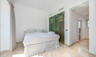 Espaciosa villa mediterránea en venta situada en una urbanización privilegiada de Nueva Andalucía, Marbella 50590 