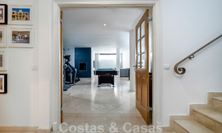 Espaciosa villa mediterránea en venta situada en una urbanización privilegiada de Nueva Andalucía, Marbella 50592 