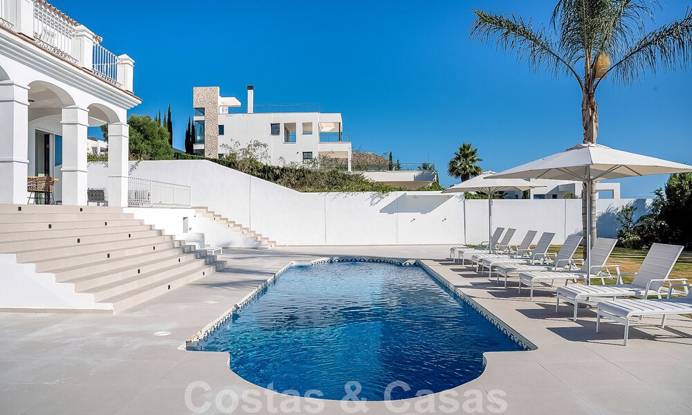 Espaciosa villa mediterránea en venta situada en una urbanización privilegiada de Nueva Andalucía, Marbella 50602