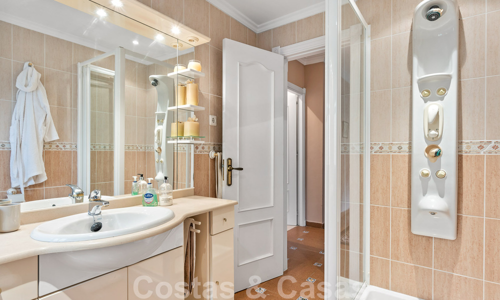 Finca en venta en una amplia parcela situada en una zona tranquila a poca distancia del centro de Estepona 50898