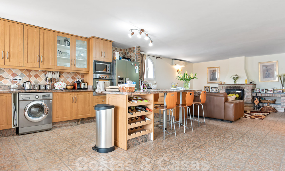 Finca en venta en una amplia parcela situada en una zona tranquila a poca distancia del centro de Estepona 50907