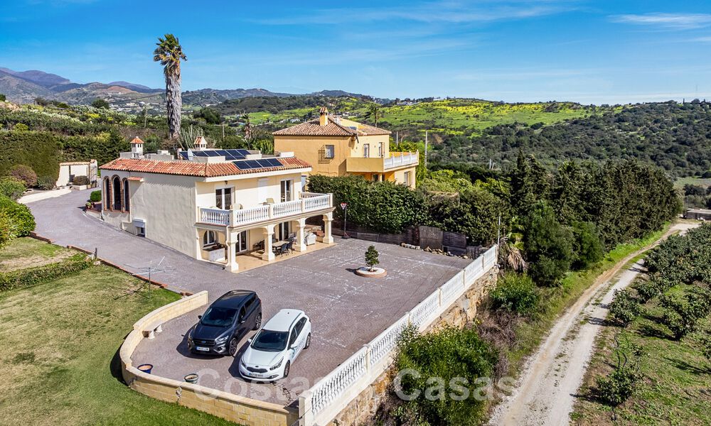 Finca en venta en una amplia parcela situada en una zona tranquila a poca distancia del centro de Estepona 50914