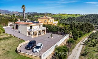 Finca en venta en una amplia parcela situada en una zona tranquila a poca distancia del centro de Estepona 50914 