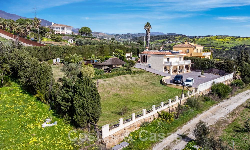 Finca en venta en una amplia parcela situada en una zona tranquila a poca distancia del centro de Estepona 50915