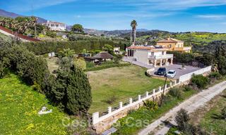 Finca en venta en una amplia parcela situada en una zona tranquila a poca distancia del centro de Estepona 50915 