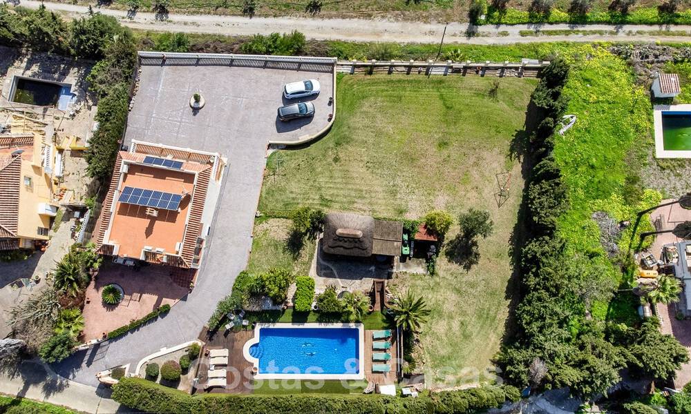 Finca en venta en una amplia parcela situada en una zona tranquila a poca distancia del centro de Estepona 50917