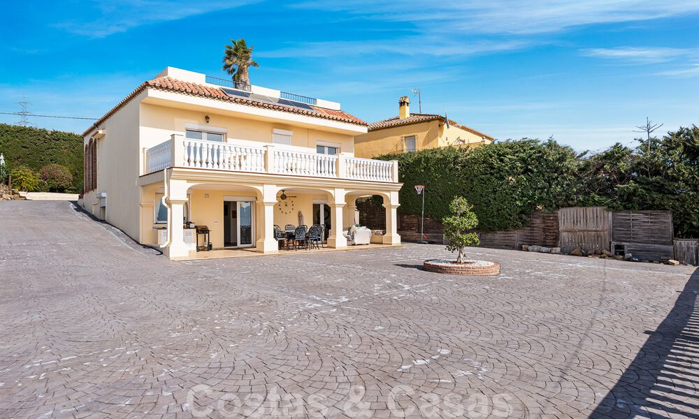 Finca en venta en una amplia parcela situada en una zona tranquila a poca distancia del centro de Estepona 50923