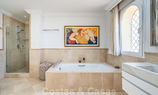 Excepcional villa de lujo de estilo andaluz en venta, a poca distancia de la playa, en la Milla de Oro de Marbella 50761 
