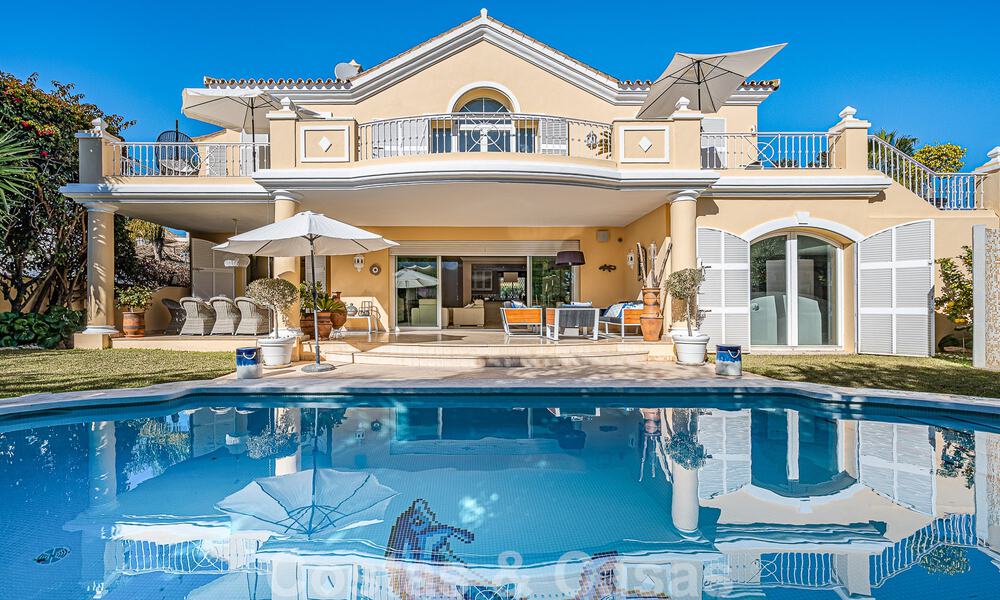Excepcional villa de lujo de estilo andaluz en venta, a poca distancia de la playa, en la Milla de Oro de Marbella 50769