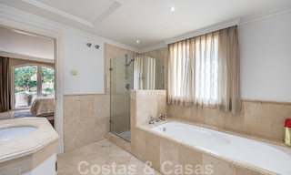 Excepcional villa de lujo de estilo andaluz en venta, a poca distancia de la playa, en la Milla de Oro de Marbella 50771 