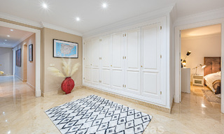 Excepcional villa de lujo de estilo andaluz en venta, a poca distancia de la playa, en la Milla de Oro de Marbella 50776 