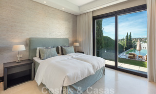 Villa independiente de lujo en venta con vistas al mar rodeada de campos de golf en Nueva Andalucia, Marbella 50725 