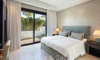 Villa independiente de lujo en venta con vistas al mar rodeada de campos de golf en Nueva Andalucia, Marbella 50727 