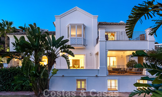 Villa andaluza de lujo en venta con impresionantes vistas panorámicas al mar situada en Los Monteros, Marbella 50941 