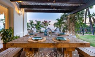 Villa andaluza de lujo en venta con impresionantes vistas panorámicas al mar situada en Los Monteros, Marbella 50944 