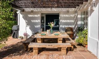 Villa andaluza de lujo en venta con impresionantes vistas panorámicas al mar situada en Los Monteros, Marbella 50946 