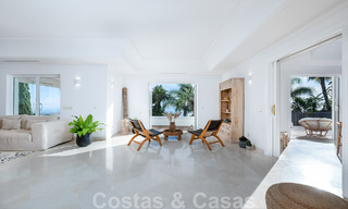 Villa andaluza de lujo en venta con impresionantes vistas panorámicas al mar situada en Los Monteros, Marbella 50957 