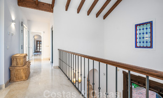 Villa andaluza de lujo en venta con impresionantes vistas panorámicas al mar situada en Los Monteros, Marbella 50981 