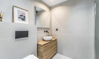 Impresionante ático en venta con vistas al mar ya la montaña, a poca distancia de los servicios en Nueva Andalucía, Marbella 50739 