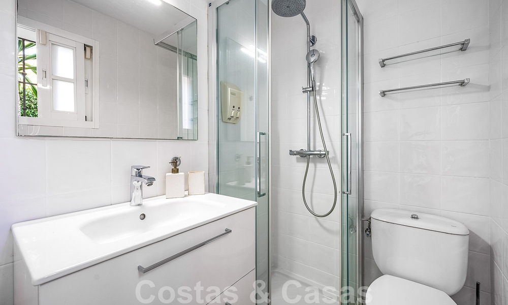 Villa mediterránea de lujo en venta con 5 dormitorios en prestigiosa zona de golf en el valle de Nueva Andalucia, Marbella 50831