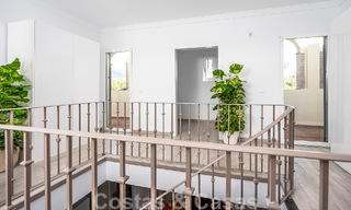 Villa mediterránea de lujo en venta con 5 dormitorios en prestigiosa zona de golf en el valle de Nueva Andalucia, Marbella 50838 