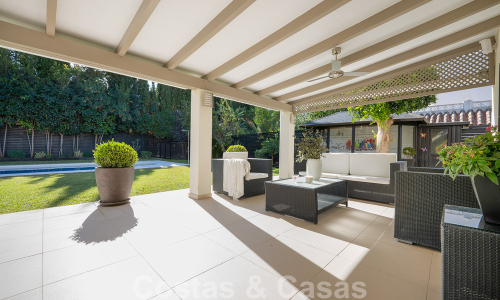 Villa mediterránea de lujo en venta con 5 dormitorios en prestigiosa zona de golf en el valle de Nueva Andalucia, Marbella 50853