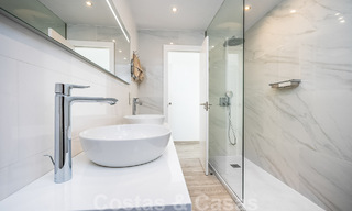 Villa mediterránea de lujo en venta con 5 dormitorios en prestigiosa zona de golf en el valle de Nueva Andalucia, Marbella 50864 