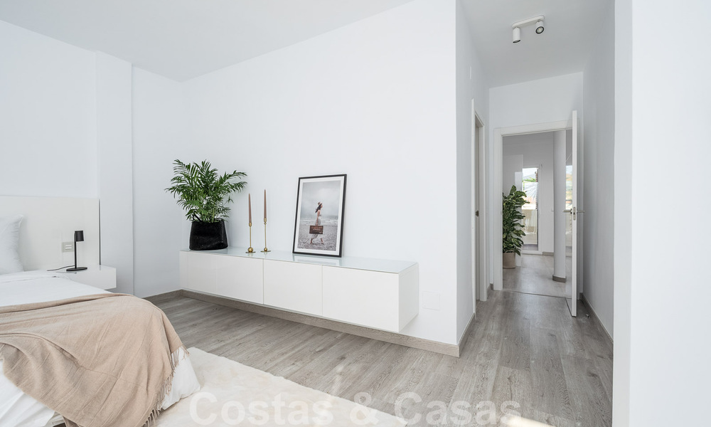 Villa mediterránea de lujo en venta con 5 dormitorios en prestigiosa zona de golf en el valle de Nueva Andalucia, Marbella 50865