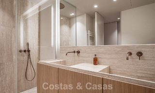 Amplio apartamento de lujo de 4 dormitorios en venta en un exclusivo complejo, en la prestigiosa Milla de Oro, Marbella 50869 