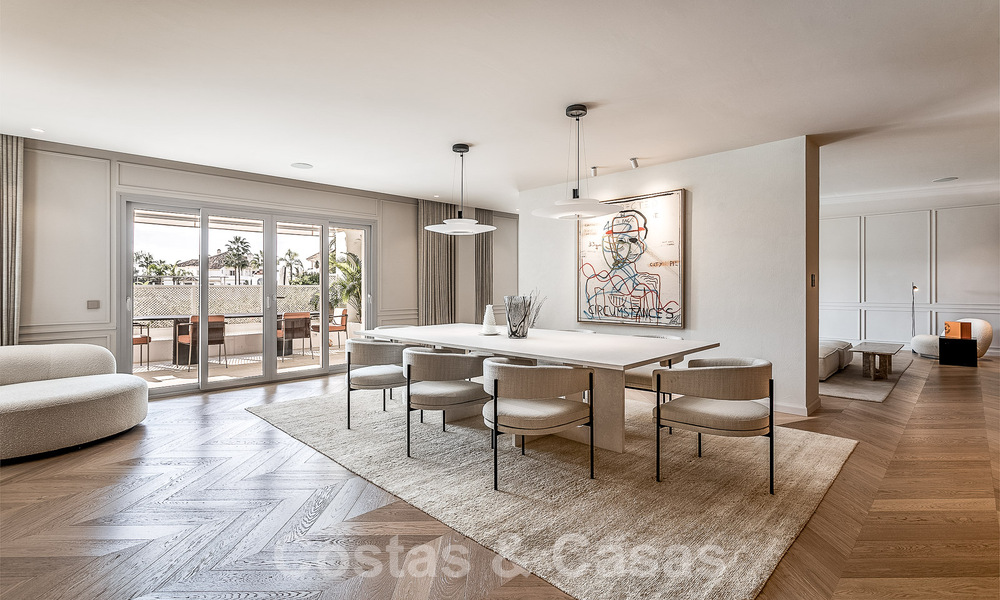 Amplio apartamento de lujo de 4 dormitorios en venta en un exclusivo complejo, en la prestigiosa Milla de Oro, Marbella 50875