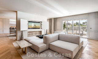 Amplio apartamento de lujo de 4 dormitorios en venta en un exclusivo complejo, en la prestigiosa Milla de Oro, Marbella 50877 