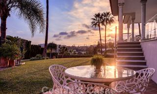 Villa de lujo en venta con arquitectura mediterránea situada en el corazón del valle del golf de Nueva Andalucía en Marbella 50651 