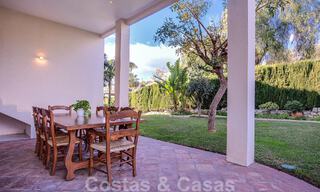 Villa de lujo en venta con arquitectura mediterránea situada en el corazón del valle del golf de Nueva Andalucía en Marbella 50662 