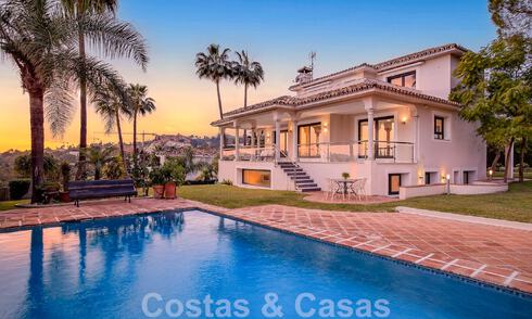 Villa de lujo en venta con arquitectura mediterránea situada en el corazón del valle del golf de Nueva Andalucía en Marbella 50667