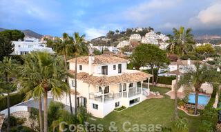 Villa de lujo en venta con arquitectura mediterránea situada en el corazón del valle del golf de Nueva Andalucía en Marbella 50673 