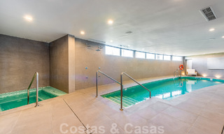 Amplio ático en venta, listo para entrar a vivir, con piscina privada y vistas panorámicas al golf y al mar, al lado de un codiciado club de golf en La Cala, Mijas 50501 