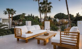 Villa contemporánea independiente en venta con encantadores espacios exteriores y piscina climatizada en Nueva Andalucia, Marbella 51092 