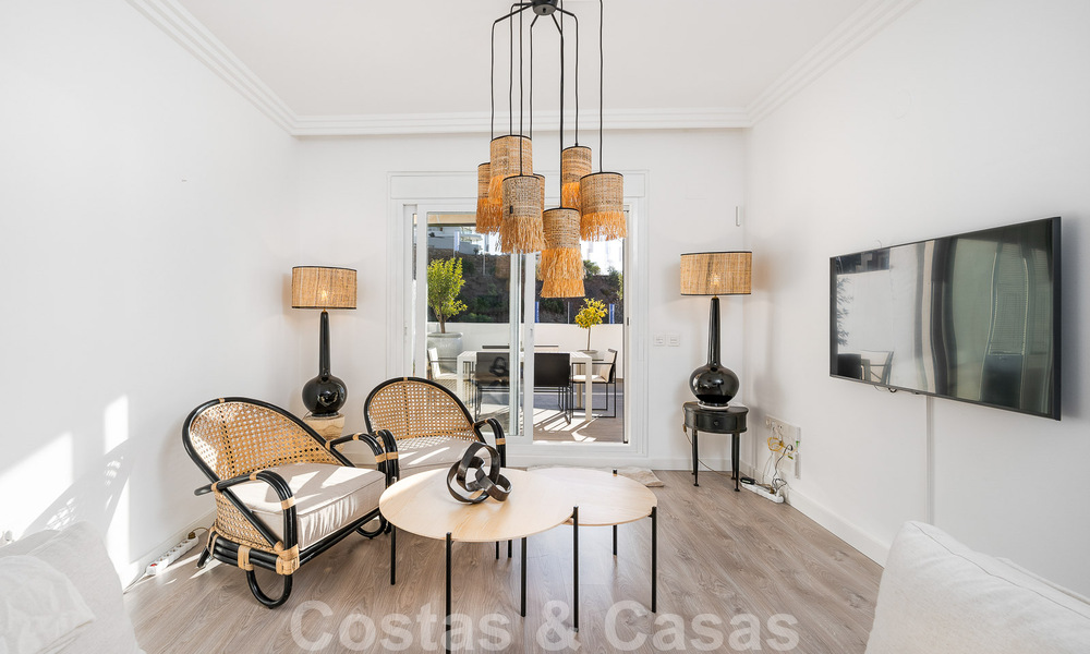 Amplio apartamento en venta con amplias terrazas y vistas panorámicas al mar en Benahavis - Marbella 50691