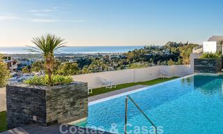 Amplio apartamento en venta con amplias terrazas y vistas panorámicas al mar en Benahavis - Marbella 50692 